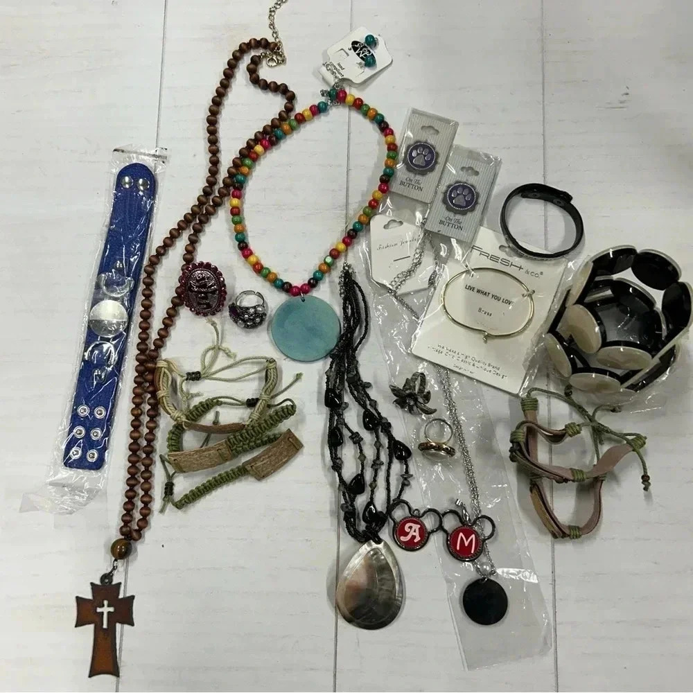 Lot of 23 pieces of Boutique Jewelry, necklaces, bracelets, charms, costume ring